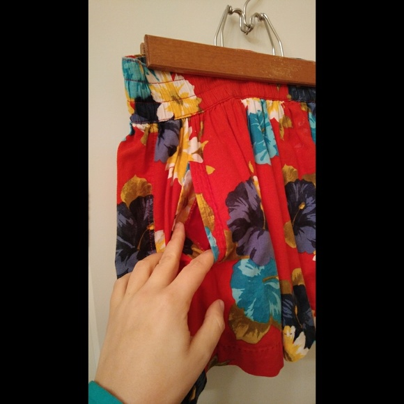 ⚘Hollister Flower Print Skirt⚘ - Picture 4 of 5